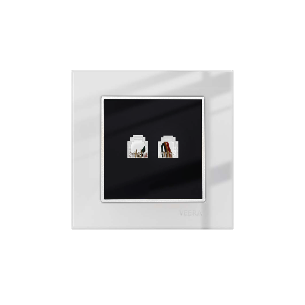 omega-model-white-white-black-color-cat3cat3